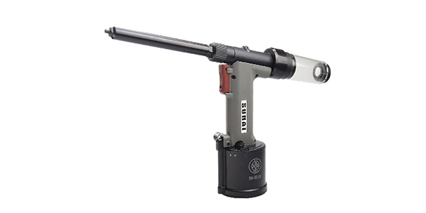 遇到特殊的鉚接環(huán)境，長(zhǎng)嘴鉚釘槍如何發(fā)揮作用？