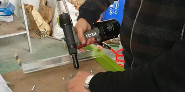 速耐鉚釘槍-工業(yè)級氣動鉚釘槍價(jià)格