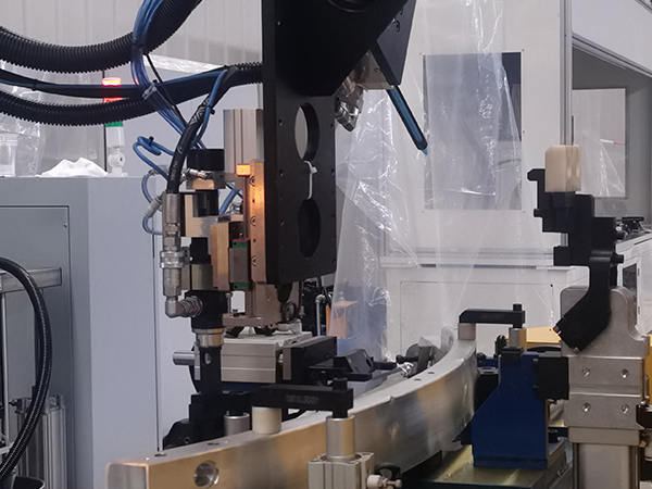 如何保證拉鉚技術的生產效率和自動化兼容性？