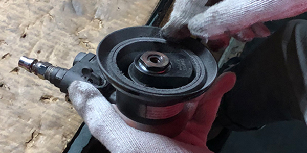 用了兩年了-手中的氣動打磨機為什么跟新的一樣